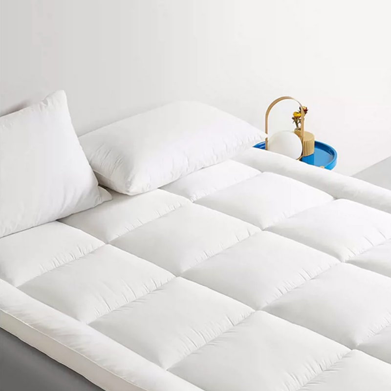 Bawełna 233T Wal-alternatywna mikrofibra pikowana 1500GSM Hotel Mattress Topper